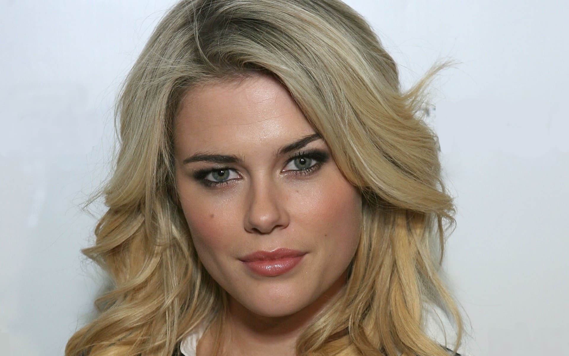 Рэйчел Тейлор (Rachael Taylor)